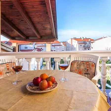 In Pula Istrien 8631 Apartman *